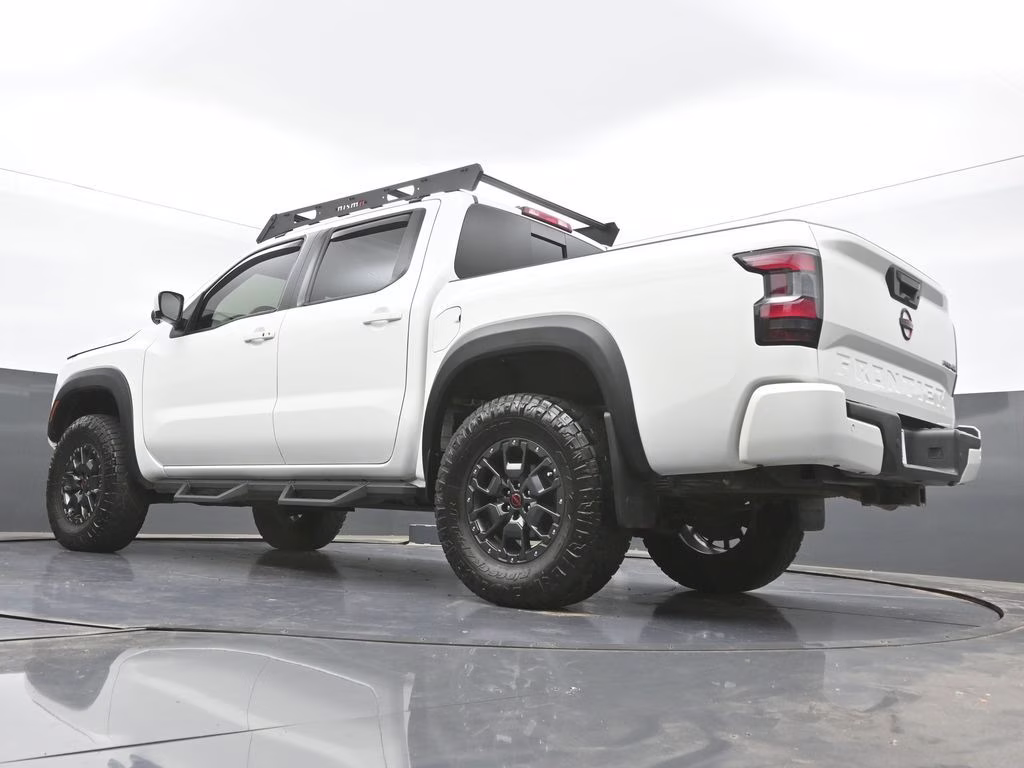 2023 Glacier White Nissan Frontier PRO-4X 4X4 Truck