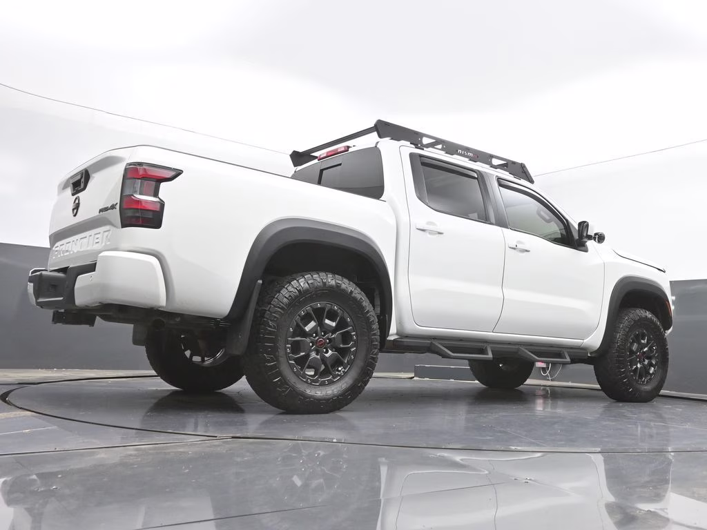 2023 Glacier White Nissan Frontier PRO-4X 4X4 Truck