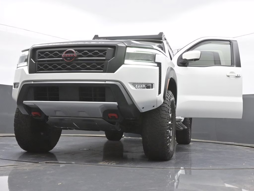 2023 Glacier White Nissan Frontier PRO-4X 4X4 Truck