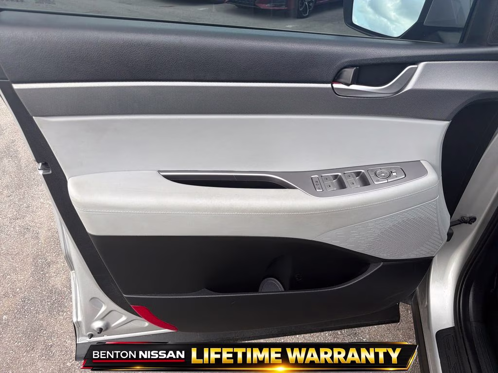 2021 Typhoon Silver Hyundai Palisade SEL FWD SUV