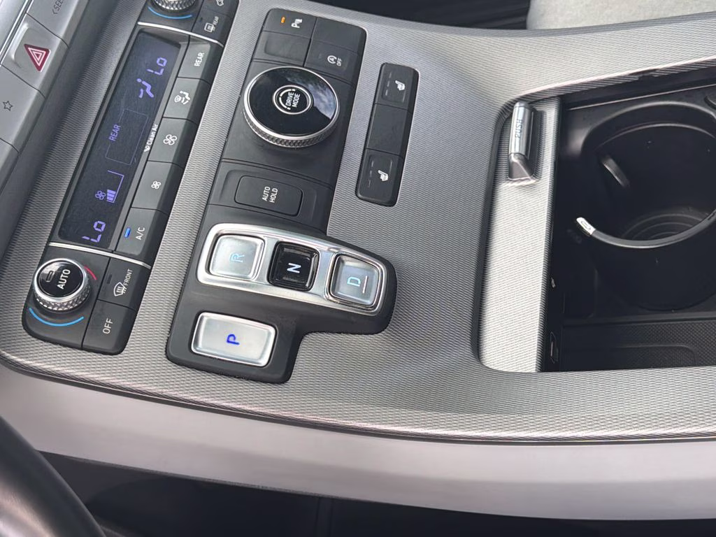 2021 Typhoon Silver Hyundai Palisade SEL FWD SUV