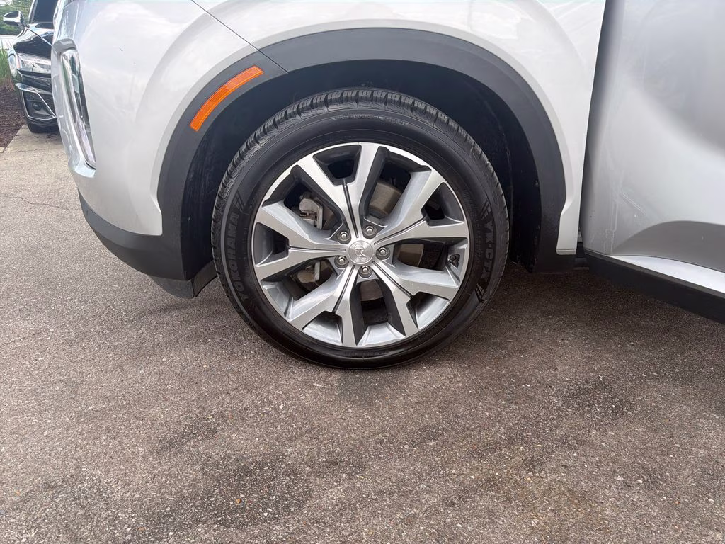 2021 Typhoon Silver Hyundai Palisade SEL FWD SUV
