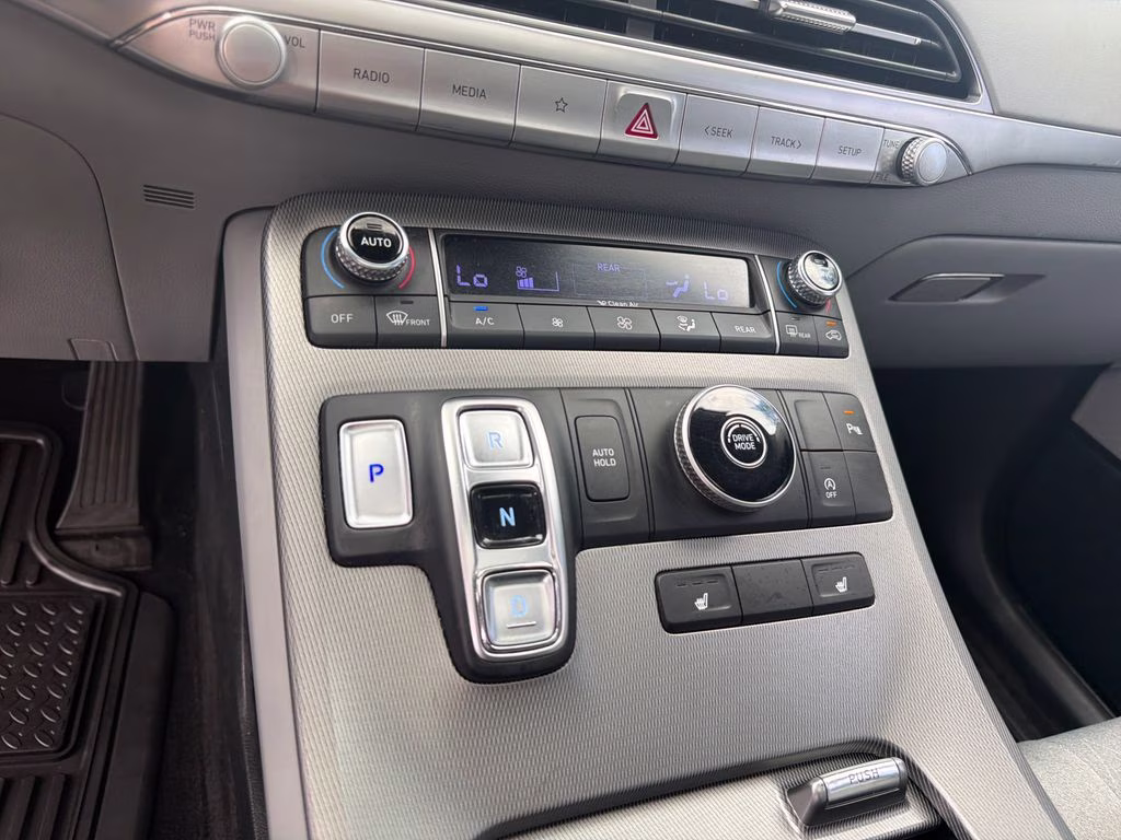 2021 Typhoon Silver Hyundai Palisade SEL FWD SUV