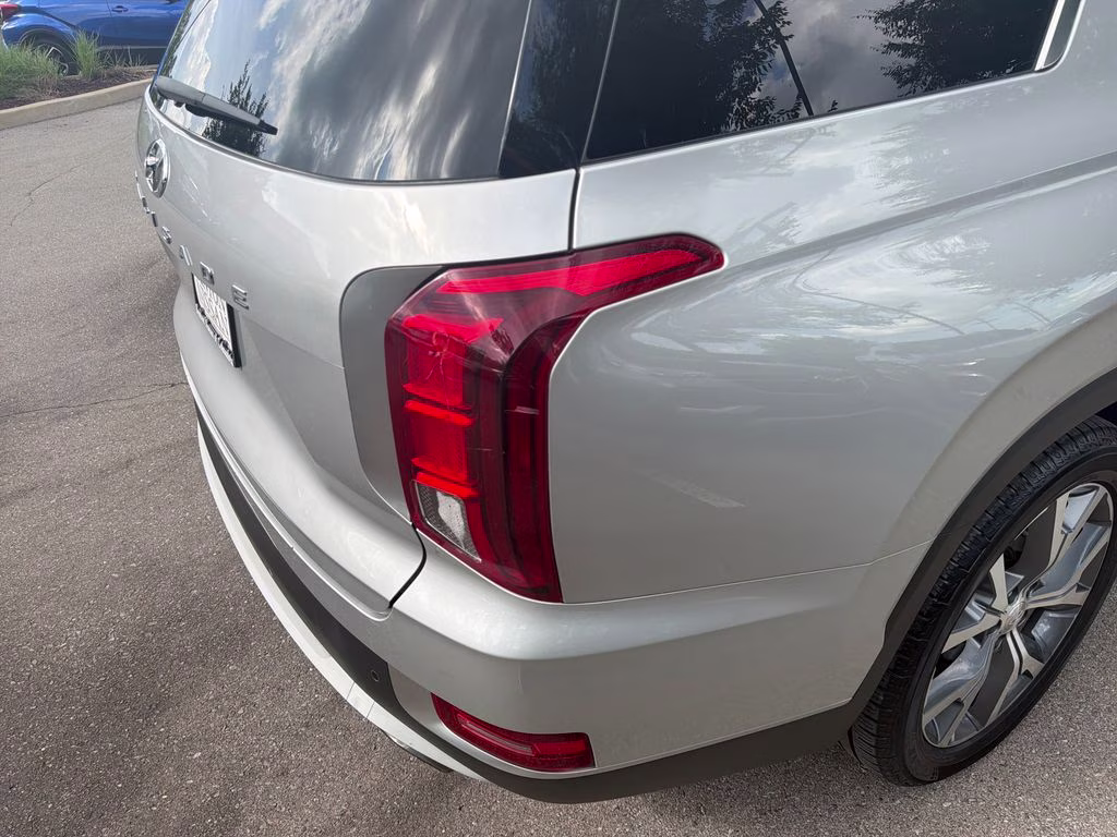 2021 Typhoon Silver Hyundai Palisade SEL FWD SUV