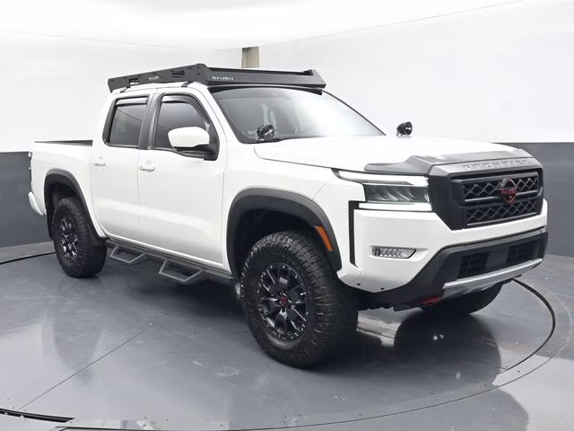 2023 Glacier White Nissan Frontier PRO-4X 4X4 Truck
