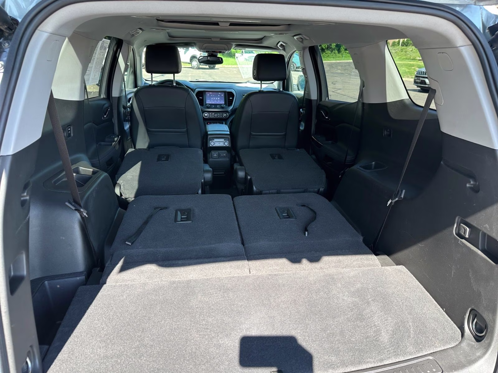 2023 Sterling Metallic GMC Acadia AT4 AWD SUV
