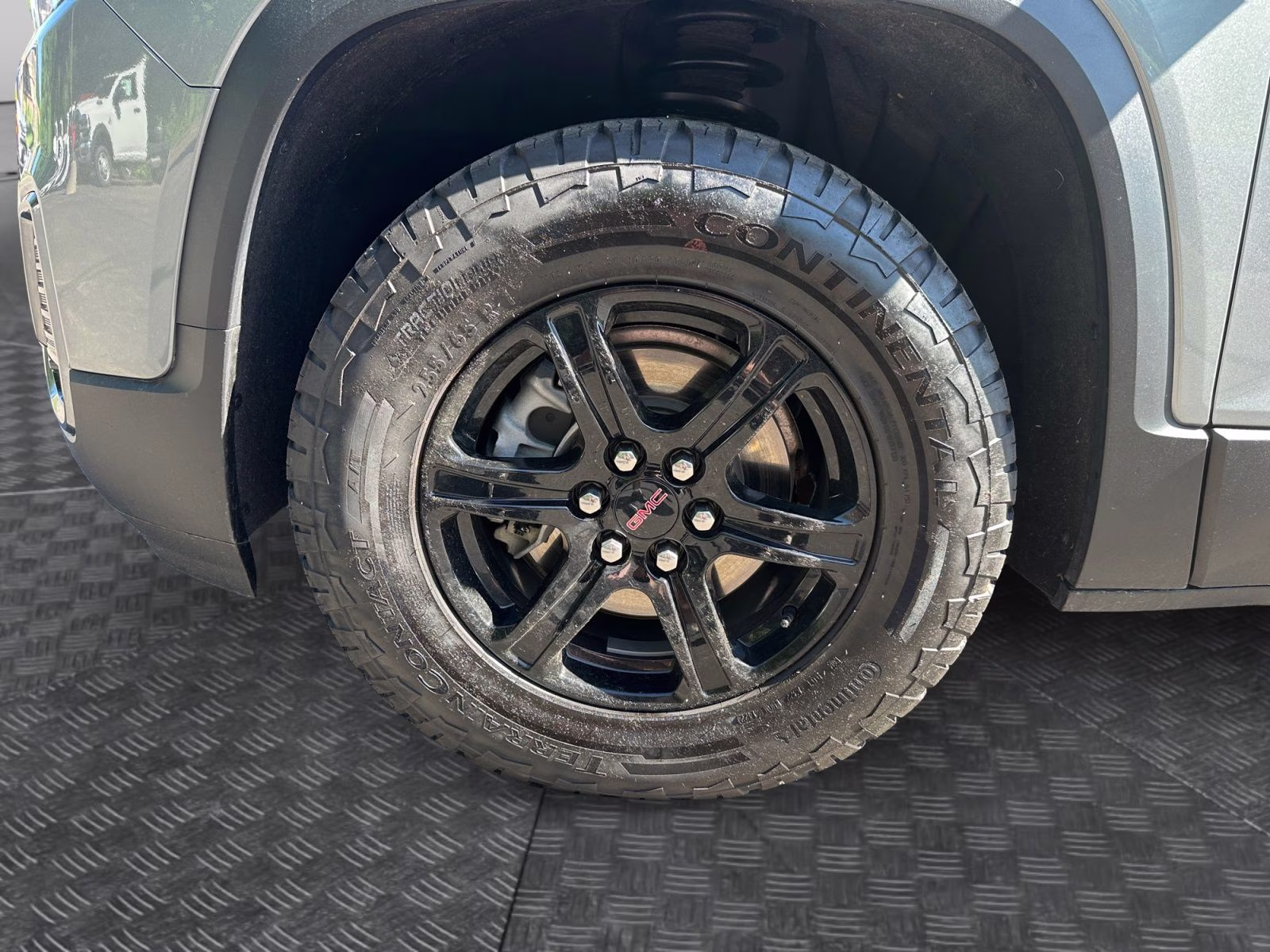 2023 Sterling Metallic GMC Acadia AT4 AWD SUV