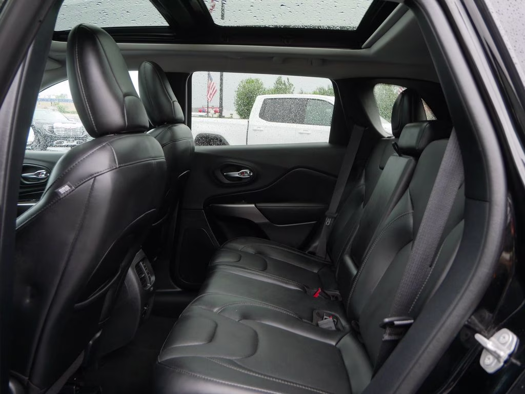 2020 Diamond Black Crystal Pearlcoat Jeep Cherokee Limited 4X4 SUV