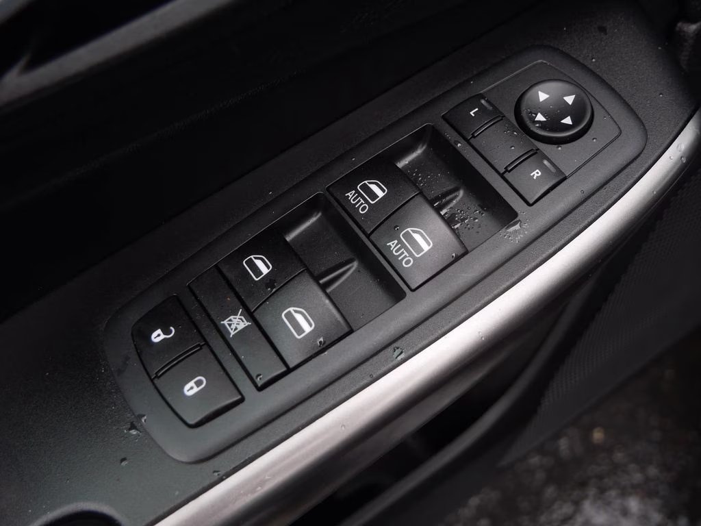 2020 Diamond Black Crystal Pearlcoat Jeep Cherokee Limited 4X4 SUV
