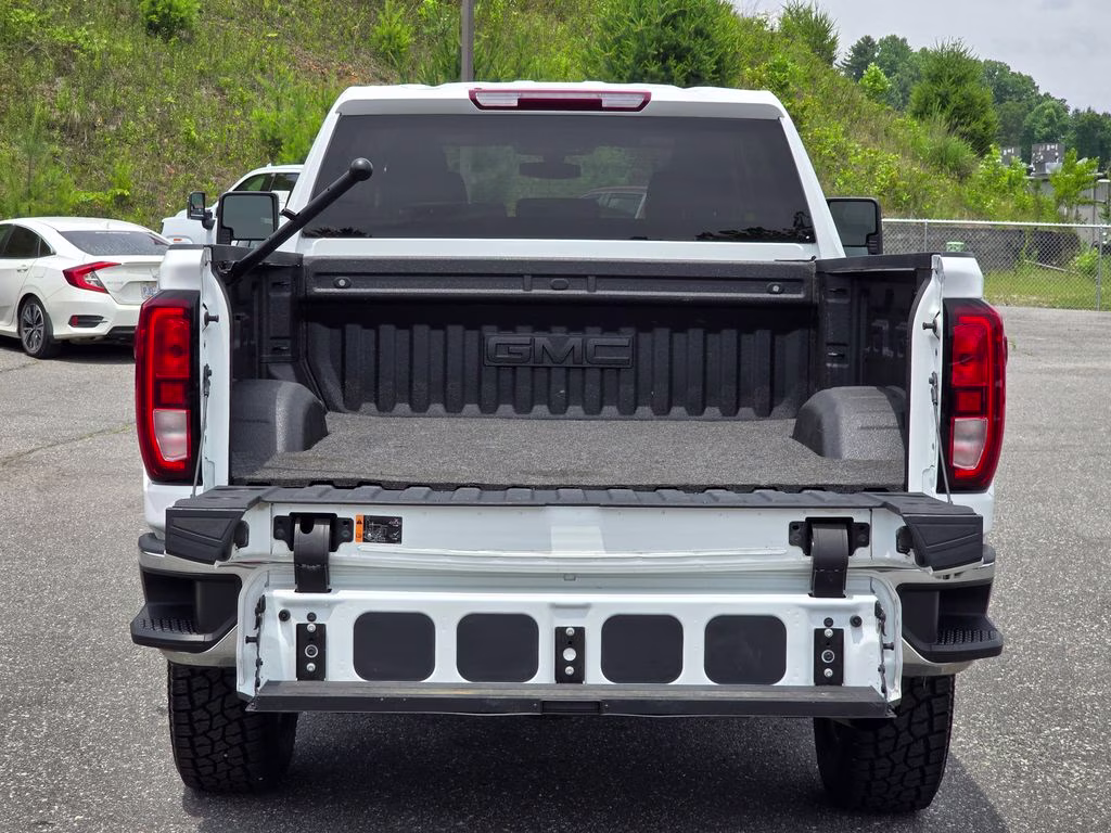 2022 Summit White GMC Sierra 2500HD SLE 4X4 Truck