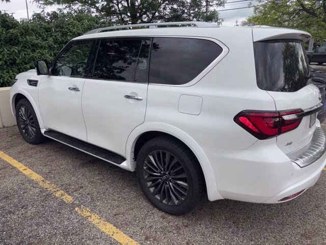 2023 White INFINITI QX80 Premium Select 4X4 SUV