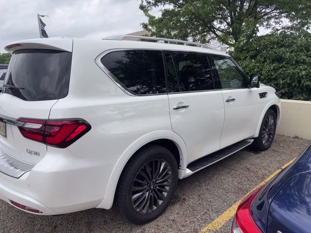 2023 White INFINITI QX80 Premium Select 4X4 SUV