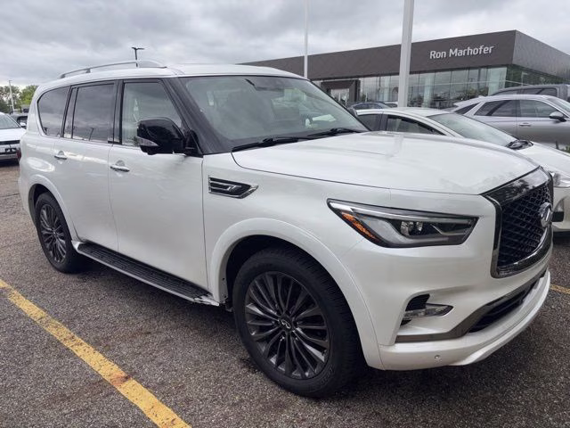 2023 White INFINITI QX80 Premium Select 4X4 SUV