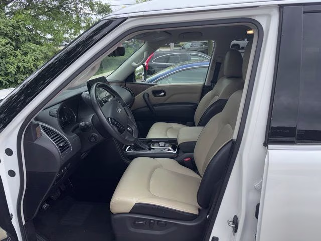 2023 White INFINITI QX80 Premium Select 4X4 SUV