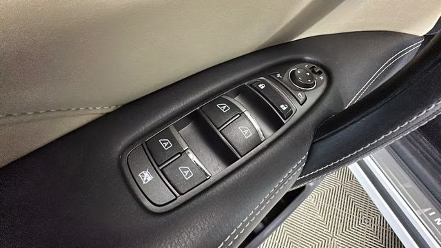 2023 White INFINITI QX80 Premium Select 4X4 SUV