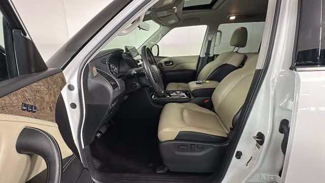 2023 White INFINITI QX80 Premium Select 4X4 SUV