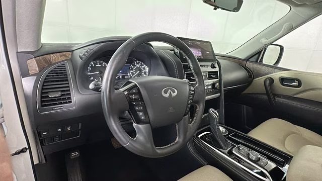 2023 White INFINITI QX80 Premium Select 4X4 SUV