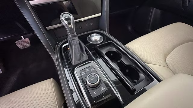 2023 White INFINITI QX80 Premium Select 4X4 SUV