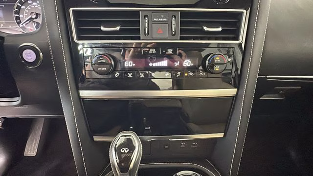 2023 White INFINITI QX80 Premium Select 4X4 SUV