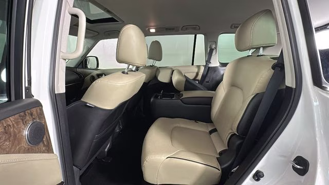 2023 White INFINITI QX80 Premium Select 4X4 SUV