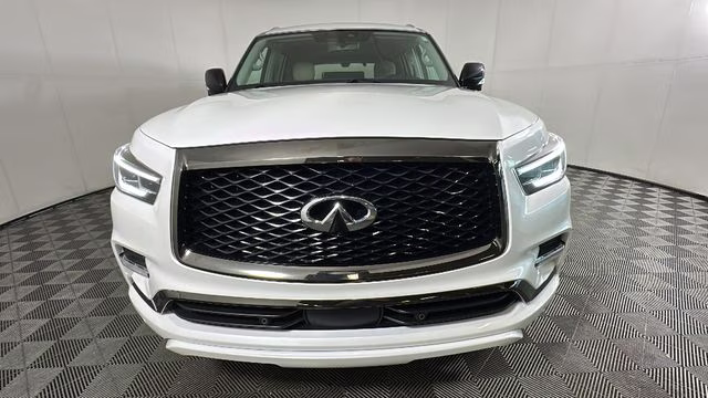 2023 White INFINITI QX80 Premium Select 4X4 SUV