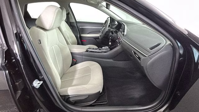 2023 Onyx Black Hyundai Sonata SE FWD Sedan