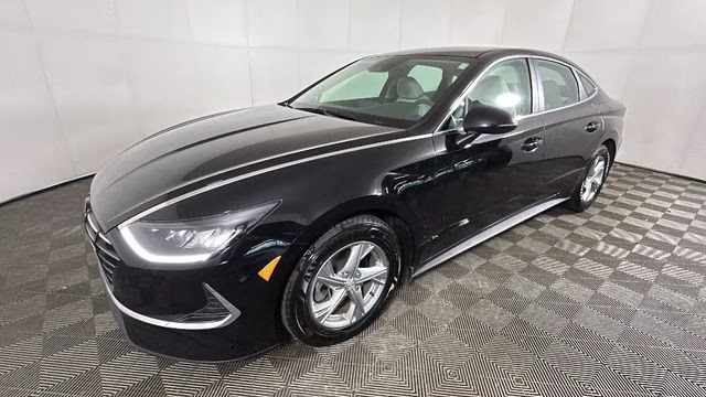 2023 Onyx Black Hyundai Sonata SE FWD Sedan
