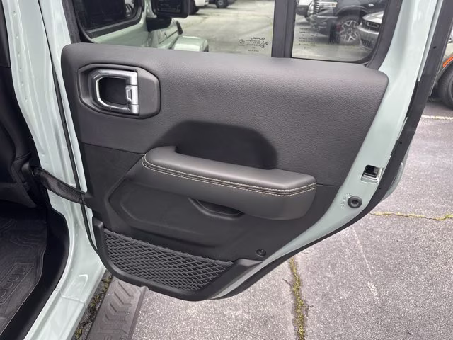 2024 Earl Clearcoat Jeep Wrangler Sahara 4X4 Convertible