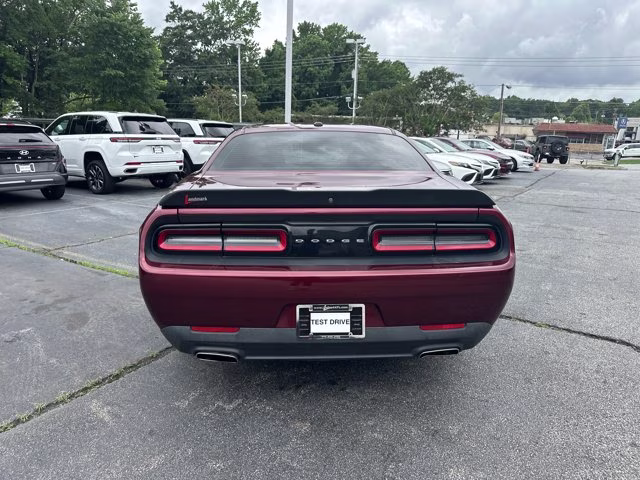 2019 Octane Red Pearlcoat Dodge Challenger SXT RWD Coupe