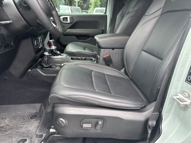 2024 Earl Clearcoat Jeep Wrangler Sahara 4X4 Convertible