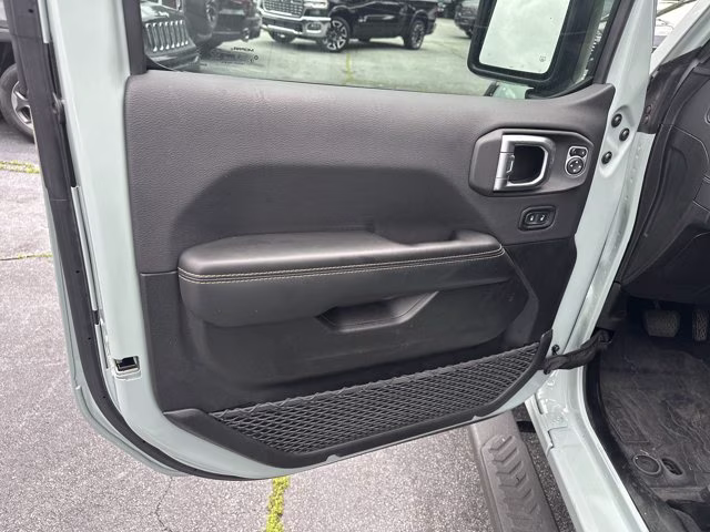 2024 Earl Clearcoat Jeep Wrangler Sahara 4X4 Convertible