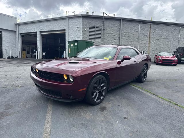2019 Octane Red Pearlcoat Dodge Challenger SXT RWD Coupe