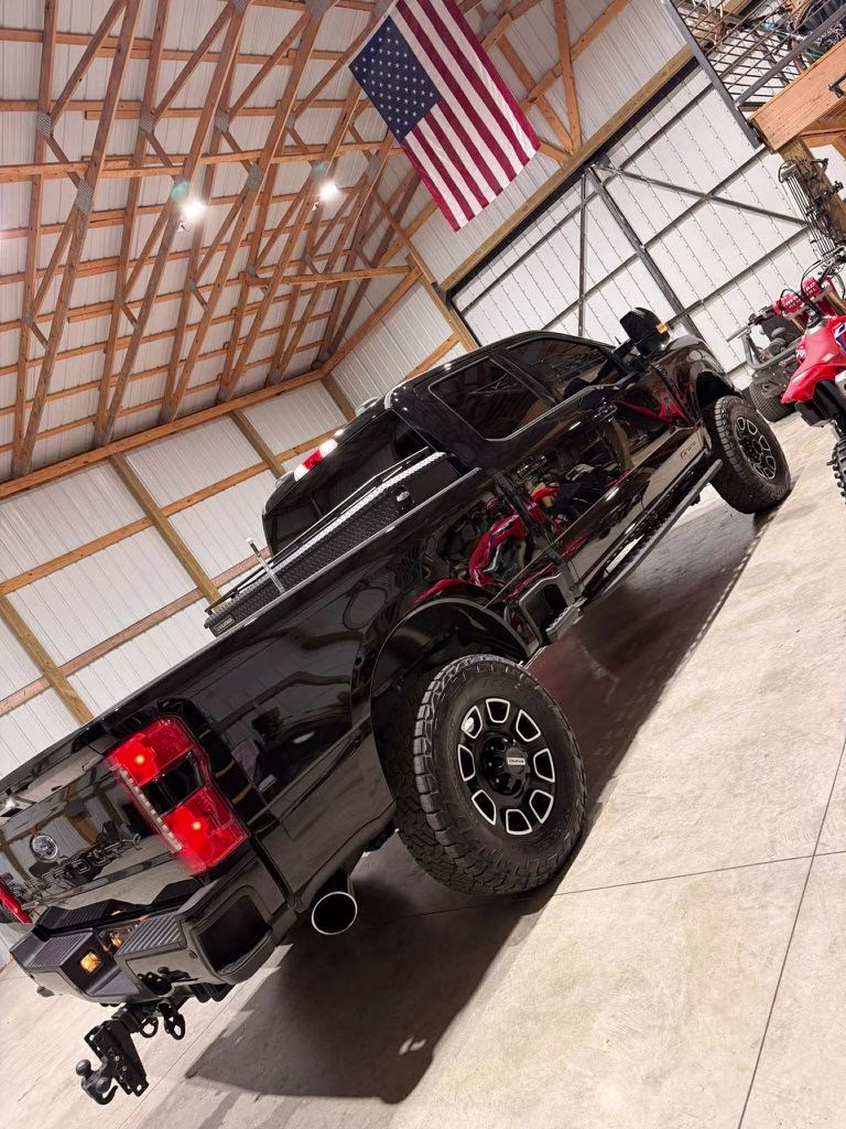 2023 Black Metallic Ford Super Duty F-250 SRW Lariat 4X4 Truck