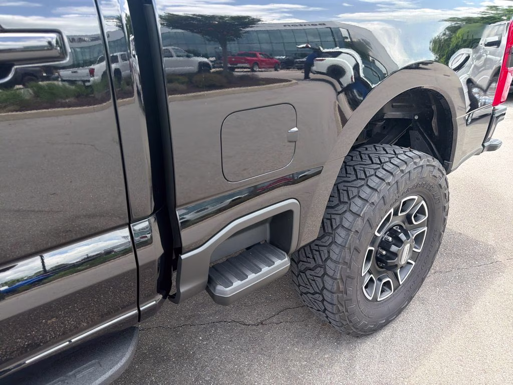 2023 Black Metallic Ford Super Duty F-250 SRW Lariat 4X4 Truck