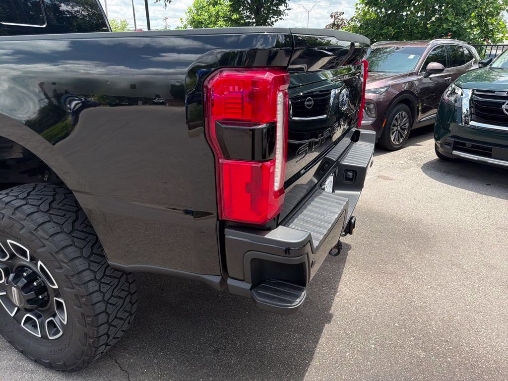 2023 Black Metallic Ford Super Duty F-250 SRW Lariat 4X4 Truck