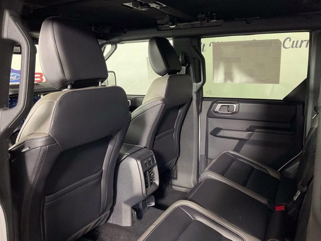 2026 Oxford White Ford Bronco Outer Banks 4X4 SUV
