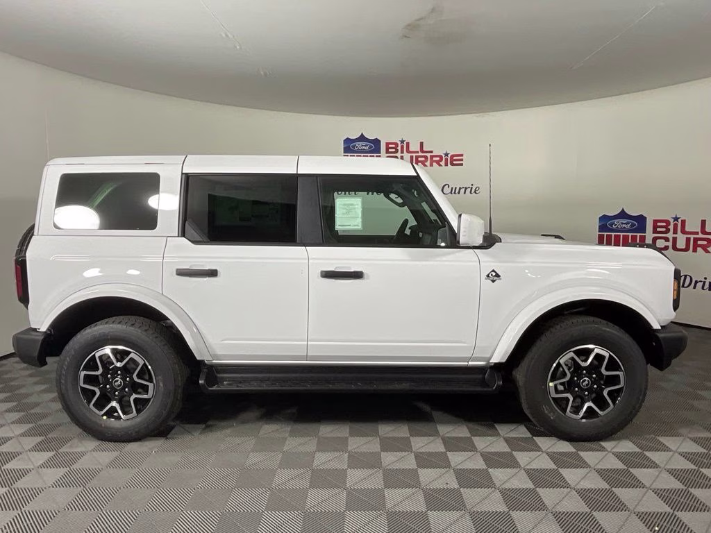 2026 Oxford White Ford Bronco Outer Banks 4X4 SUV