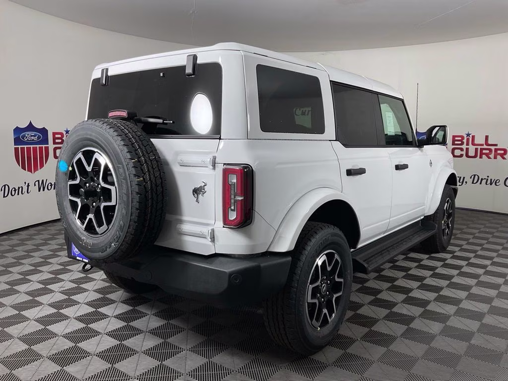 2026 Oxford White Ford Bronco Outer Banks 4X4 SUV