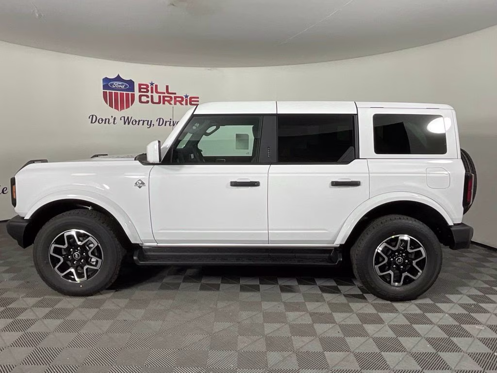 2026 Oxford White Ford Bronco Outer Banks 4X4 SUV
