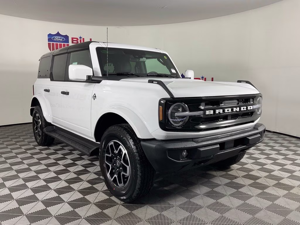 2026 Oxford White Ford Bronco Outer Banks 4X4 SUV