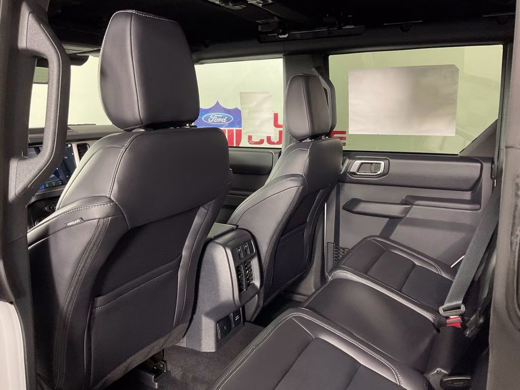 2026 Oxford White Ford Bronco Outer Banks 4X4 SUV
