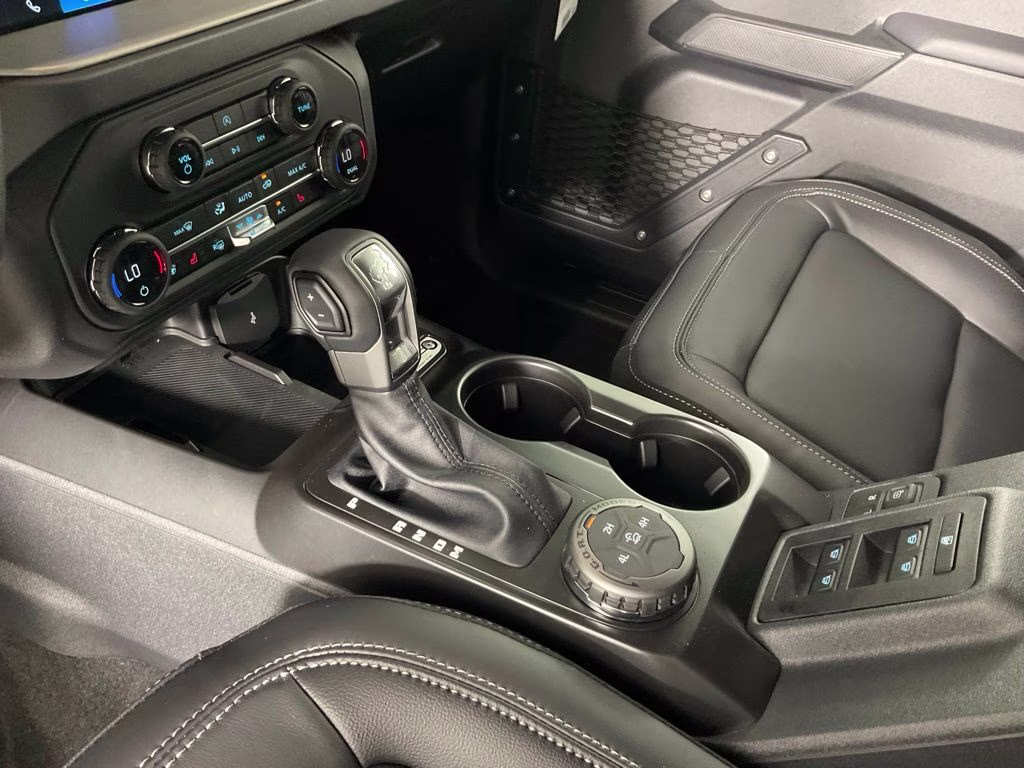 2026 Oxford White Ford Bronco Outer Banks 4X4 SUV