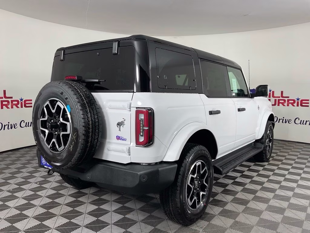 2026 Oxford White Ford Bronco Outer Banks 4X4 SUV