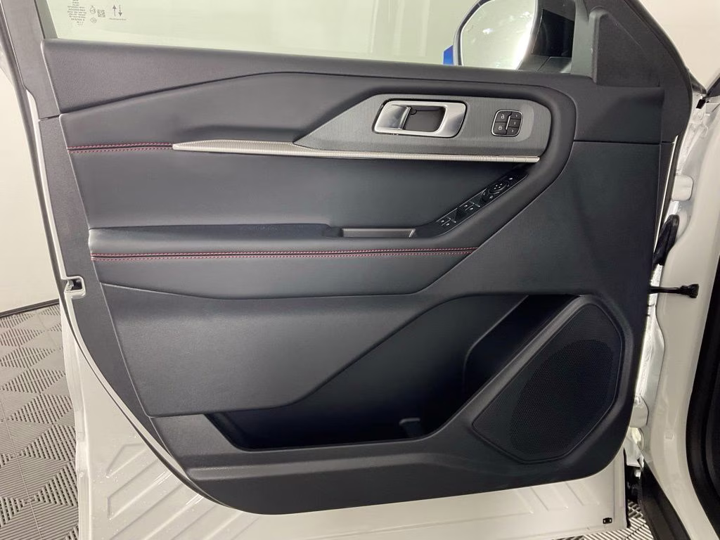 2026 White Ford Explorer ST-Line RWD SUV