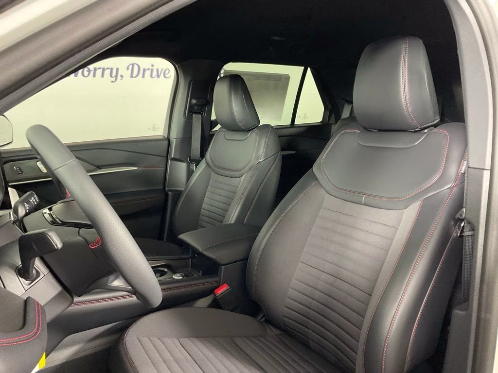 2026 White Ford Explorer ST-Line RWD SUV