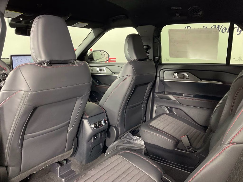 2026 White Ford Explorer ST-Line RWD SUV