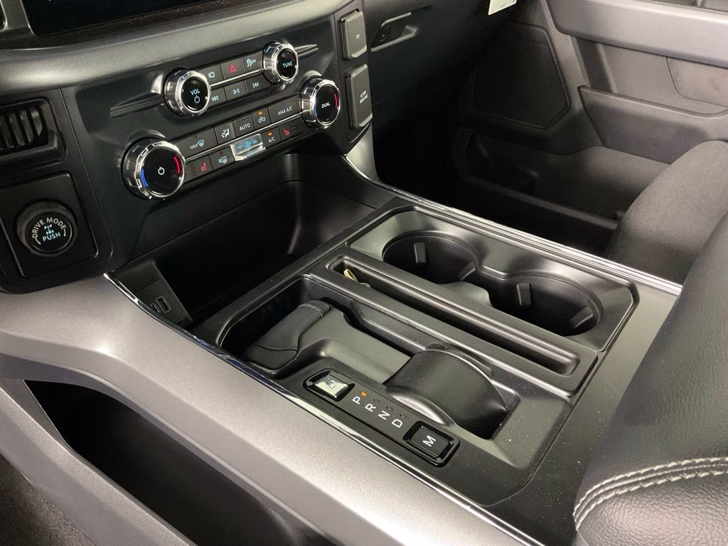 2026 Avalanche Ford F-150 XLT RWD Truck
