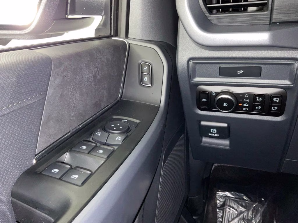 2026 Avalanche Ford F-150 XLT RWD Truck