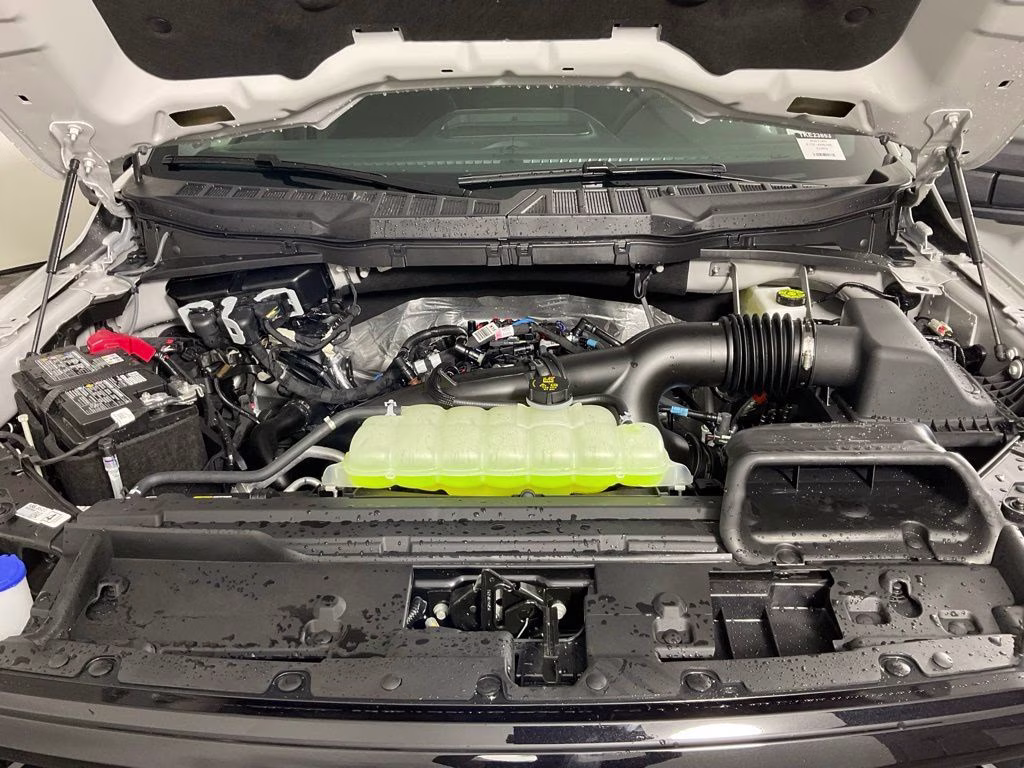 2026 Avalanche Ford F-150 XLT RWD Truck