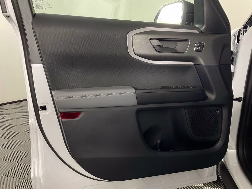 2026 Oxford White Ford Bronco Sport Badlands 4X4 SUV